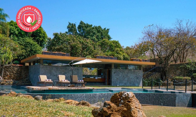 Tepoztlan House | Cozy rustic-style room | Restaurant and jacuzzi