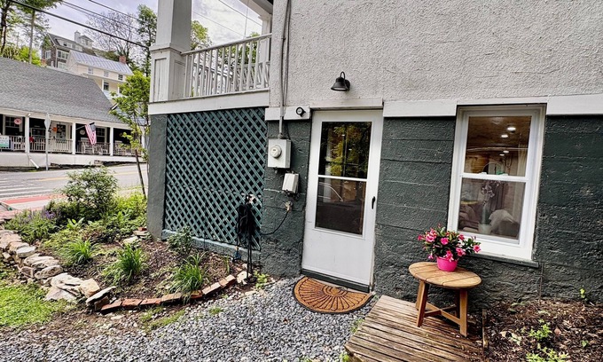 Harpers Ferry Apartment | Cozy Rustic Walkout Basement Cabin in Historic Harpers Ferry
