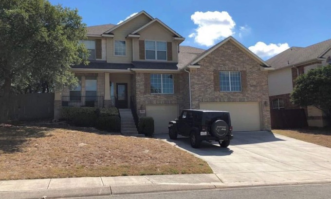 Stone Oak House | Cozy San Antonio house 10min to six flags
