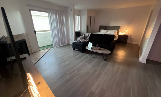 Sherman Oaks Apartment | Cozy Sanctuary in LA/Sherman Oaks