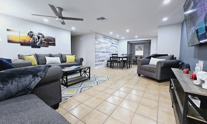 Sarasota Springs House | Cozy Sarasota Home: 3BR/2BA Close to Siesta Key & I-75