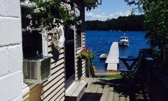Malletts Bay Cottage | Cozy seasonal lakefront cottage with gorgeous views!