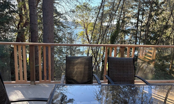 Sooke House | Cozy, secluded 3 bedroom with working space loft. Where the sea and forest meet