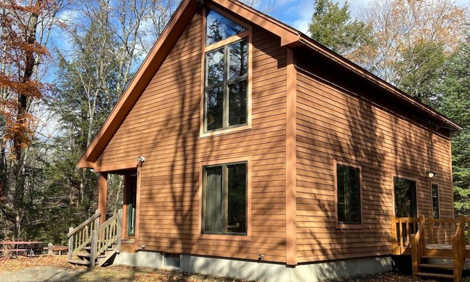 North River Cabin | Cozy secluded cabin near Gore Mt & 13th Lake!