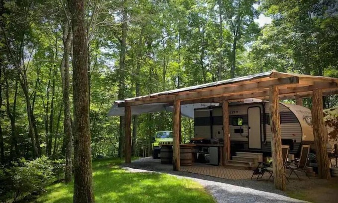 Bryson City House | Cozy & Secluded Nantahala hideaway