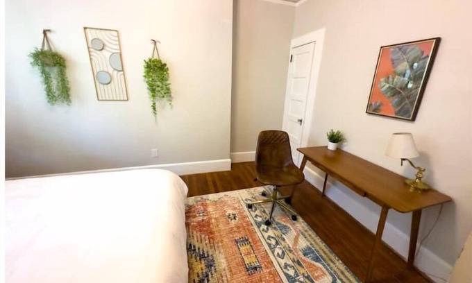 Shandon House | Cozy Shandon Downtown Bungalow