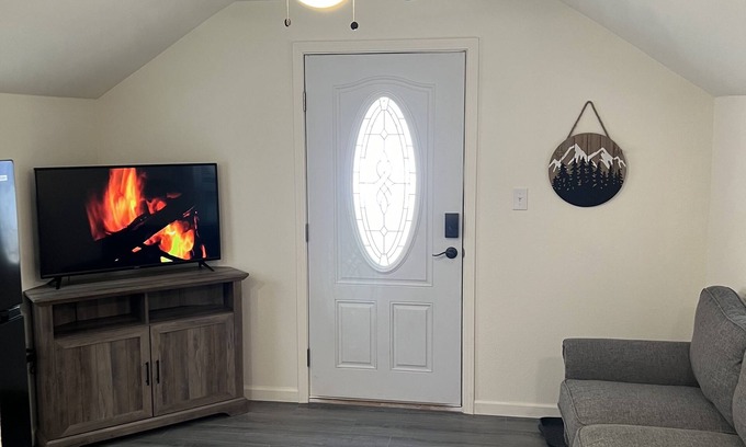 Shaver Lake Apartment | Cozy Shaver Studio