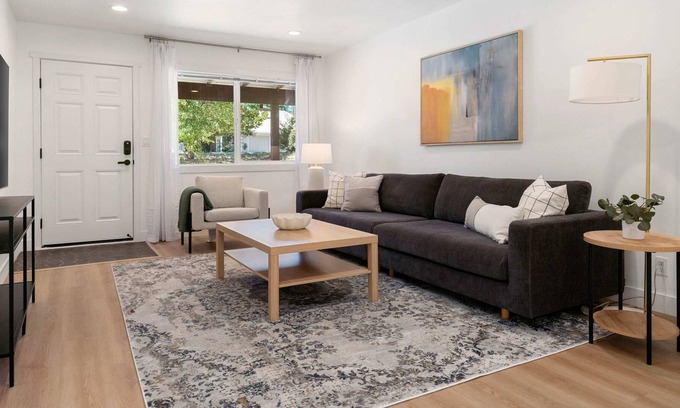 Orangevale Villa | Cozy & Sleek 2-Bedroom Home | Central Sacramento