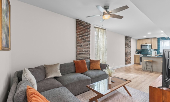 Soulard Apartment | Cozy Soulard Retreat Near Bars - Sleeps 8 - Arcade