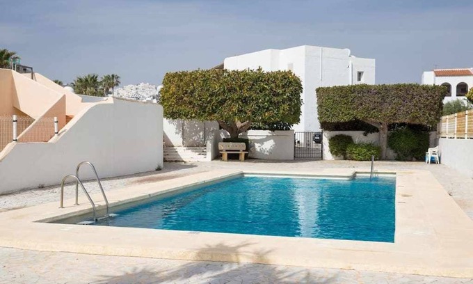 Vista de los Angeles-Rumina Apartment | Cozy south facing apartment