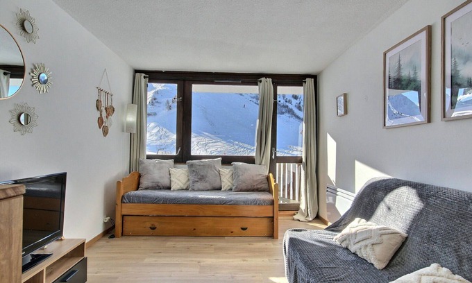 Aime Apartment | Cozy south-facing studio with balcony, near slopes, Plagne