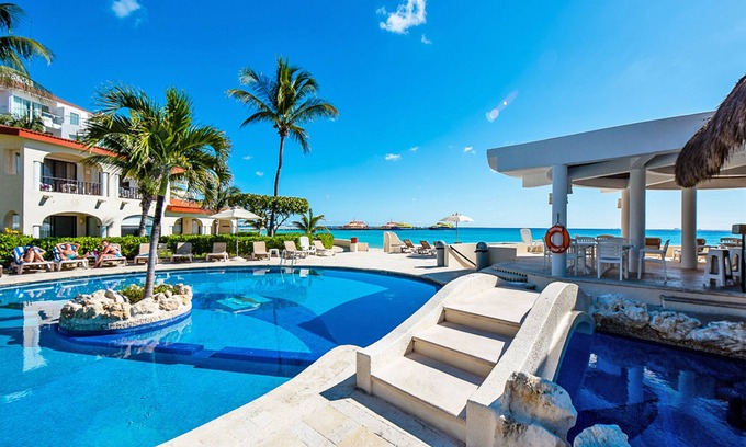 Playacar Fase I Apartment | Cozy Space Beach Front in exclusive community