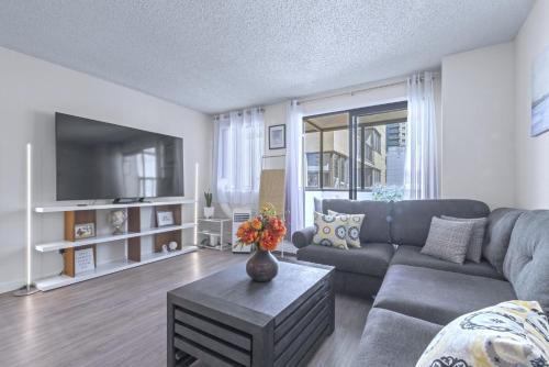 Beltline Apartment | Cozy & Spacious 2BR at Stampede w Parking and AC