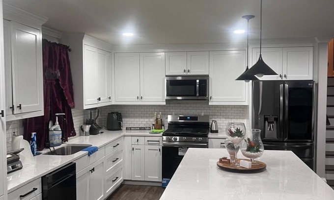 Loganville House | Cozy/spacious split level house.