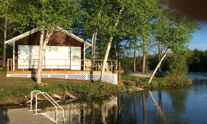 Mayfield Cottage | COZY SPIDER LAKE COTTAGE Traverse City 15 min. STR2019-0014.