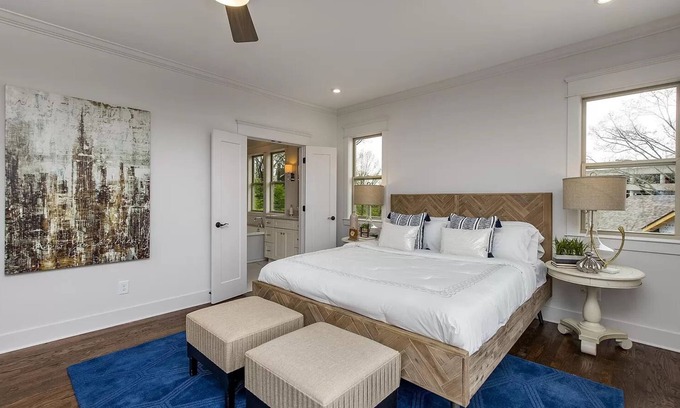 Hillsboro West End House | Cozy sprawling home nestled just outside downtown Nashville, Hillsboro West end