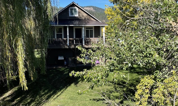 St. Maries House | Cozy St. Maries House with Private Dock on St. Joe River!