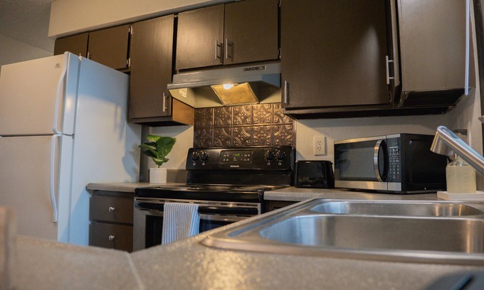 La Crosse Apartment | Cozy Stay- Located minutes from the LaCrosse Regional Airport! nPet Friendly!