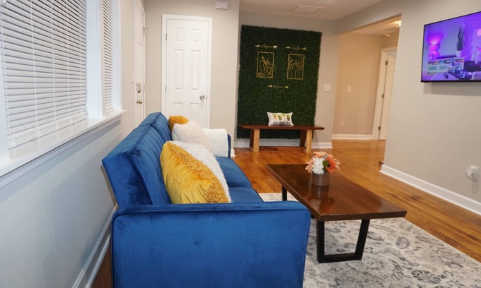 East Point House | Cozy stay near ATL airport and 15 mins from downtown