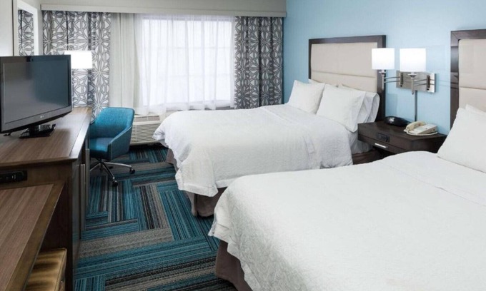 Little Italy House | COZY STAY NEAR DOWNTOWN AND THE AIRPORT