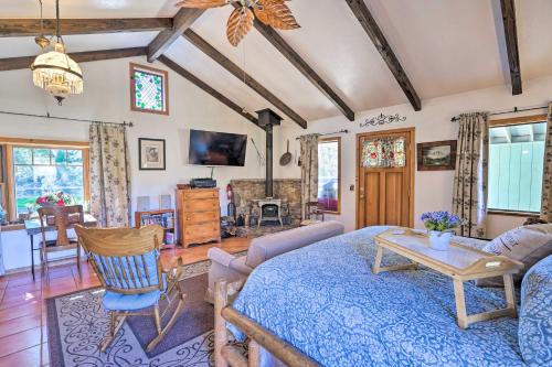 Julian Apartment | Cozy Story Book Barn Cottage with Scenic View