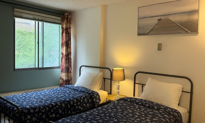 Eau Claire Apartment | Cozy Studio | 2 Twin Beds, Steps from Bow River