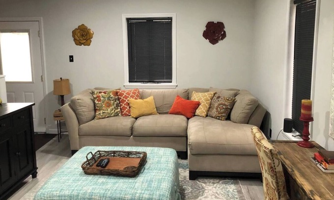 Thompson Ridge Apartment | Cozy Studio Apartment