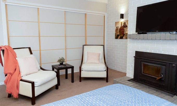 Orange Apartment | COZY STUDIO