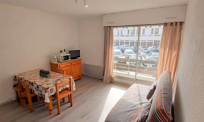 Pla d'Adet Apartment | Cozy Studio Cabine for 6 - Ski-In/Ski-Out, Balcony, Parking, WiFi - Saint-Lary-Soulan