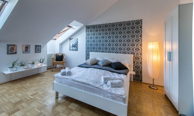 Favoriten House | Cozy Studio central station/P&R/Metro