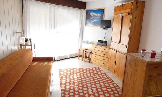 Saint-Lary-Soulan Apartment | Cozy studio for 4 in Saint-Lary-Soulan, balcony, near slopes