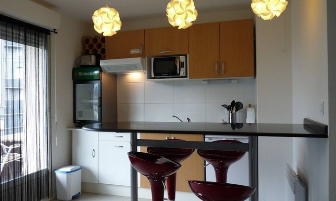 Arette Apartment | Cozy Studio for 4 with Mountain View, Ski-in/Ski-out Access, Free Parking, and Ski Locker