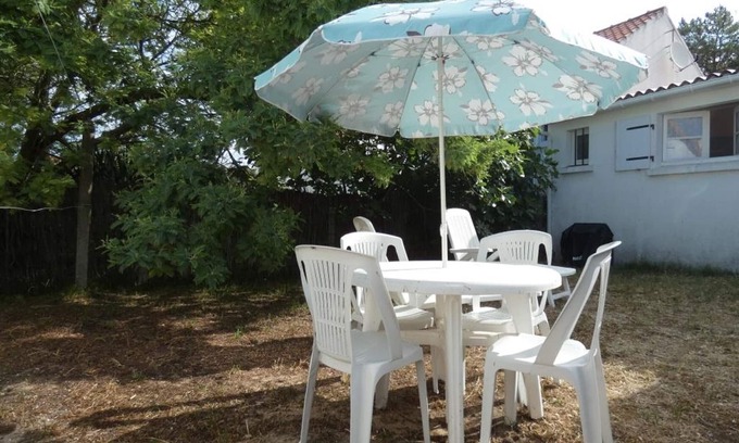 Notre-Dame-de-Monts Apartment | Cozy Studio Near Beach with Terrace, BBQ, Pet-Friendly