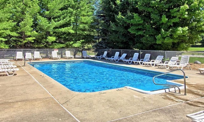 Bellaire Apartment | Cozy studio in charming Bellaire with AC, WiFi
