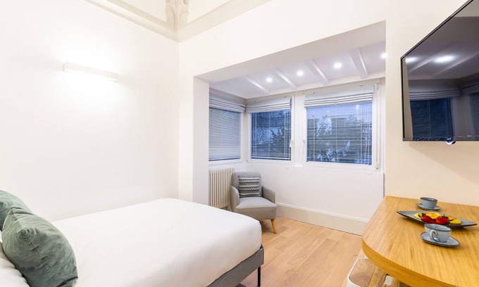Chiaia Apartment | Cozy Studio in Chiaia district by Wonderful Italy