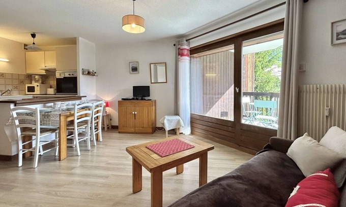 Megeve Apartment | Cozy Studio with Balcony, Near Ski Lift, Pool & Tennis, Megève - Sleeps 4