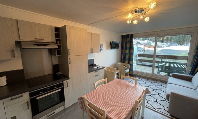 Laveissiere Apartment | Cozy Studio with Terrace, Ski Locker, and Easy Access to Slopes and Shops
