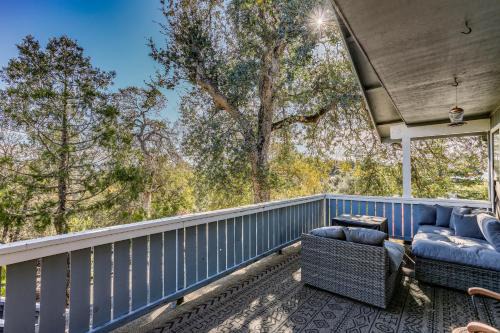 Ahwahnee Apartment | Cozy Studio with Well-Being Retreat Near Yosemite!