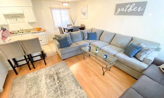 Lake Havasu City Condo | Cozy & Stylish Condo with Pool Best Location