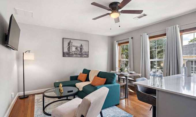 MacGregor Apartment | Cozy Suite near Med Center 2 min to museums