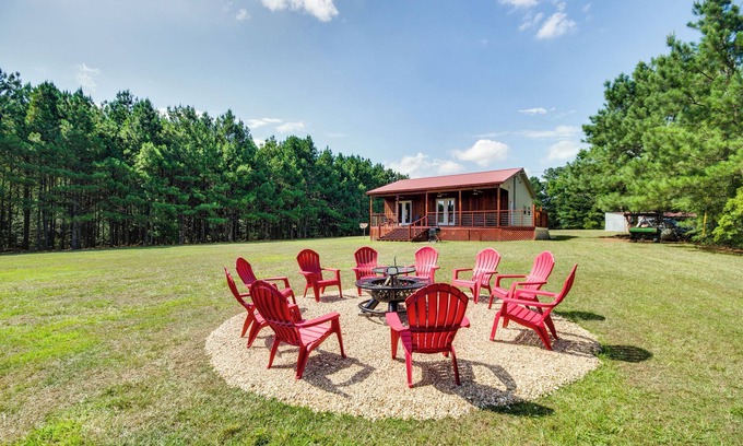 Summit Cabin | Cozy Summit Cabin w/Hiking Trails & Fishing Pond!