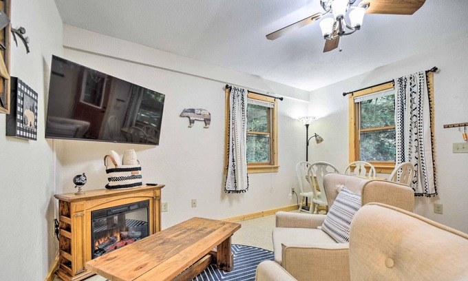 Sylva Cabin | Cozy Sylva Guesthouse w/ Deck + Mtn Views!