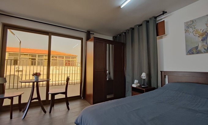 Amman Apartment | Cozy Terraced Studio in central West Amman