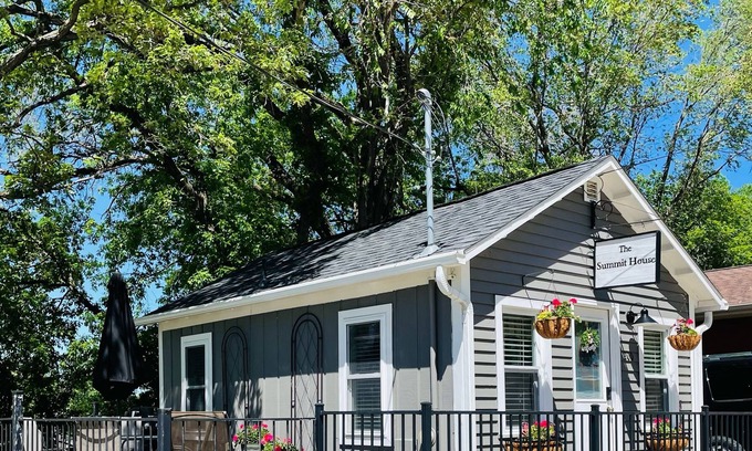 Spicer House | Cozy tiny home nestled close to beautiful Green Lake in Spicer, MN.