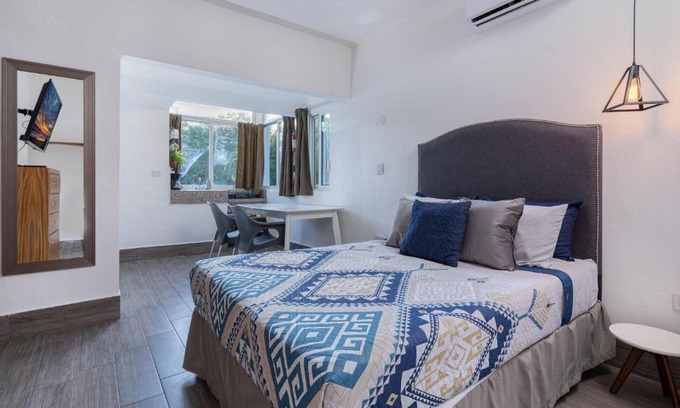 Tohoku Apartment | Cozy Tohoku Studios by Simply Comfort 10 min to the Beach
