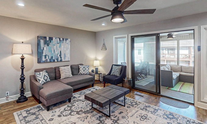 Hot Springs Village House | Cozy Townhouse with a Covered Deck, Smart TVs, and Golf Nearby