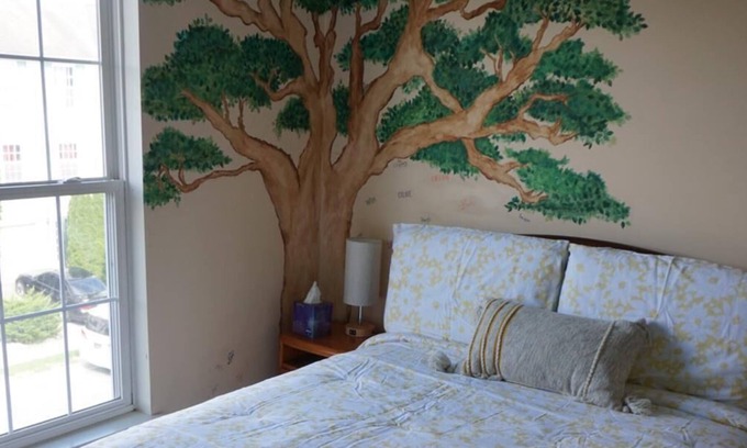 Newark House | Cozy Townhome conducive for long term stay.