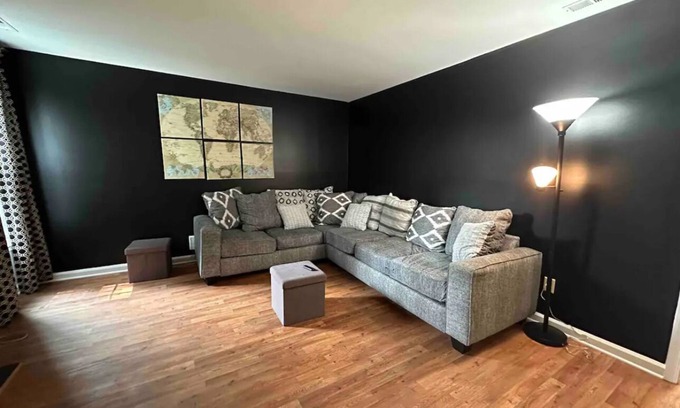Northeast Raleigh House | Cozy Townhome Sleeps 8 in Raleigh within 20 minutes of RDU Airport and Downtown