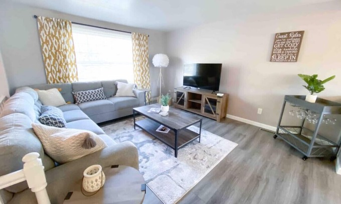 McAlpine House | Cozy Trailside Retreat with Fenced Yard | Fire Pit