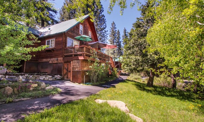 Truckee House | Cozy Truckee Getaway